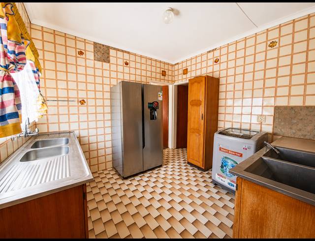 5 BEDROOM HOUSE FOR SALE IN DE DEUR